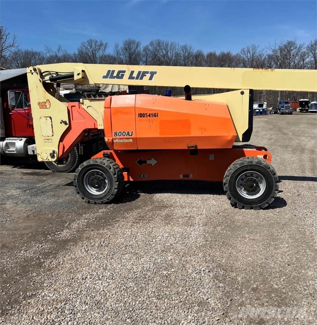 JLG 800 AJ Vertical mast lifts