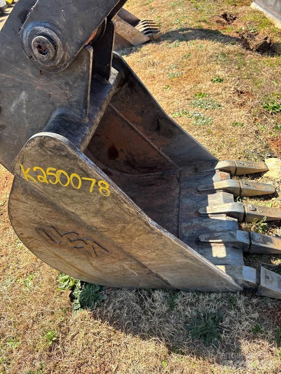 Kubota  Buckets