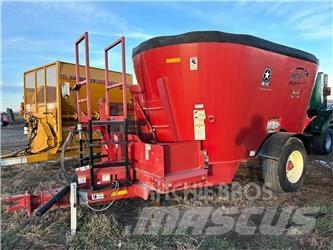 Meyer F470 Mixer feeders