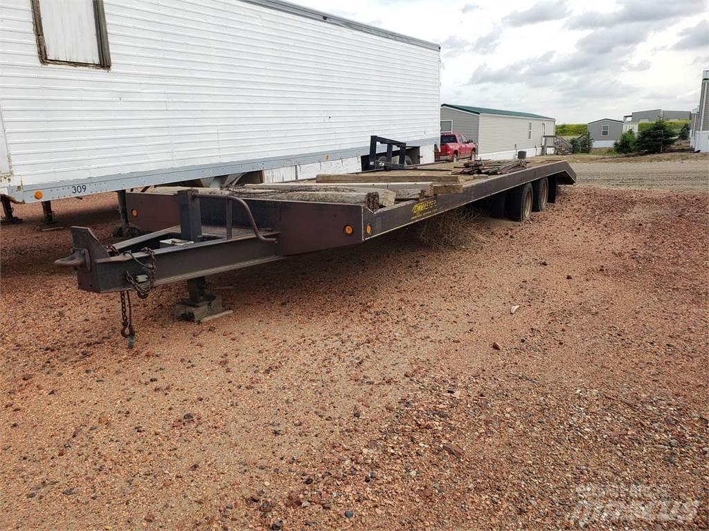 TOWMASTER  Vehicle transport trailers