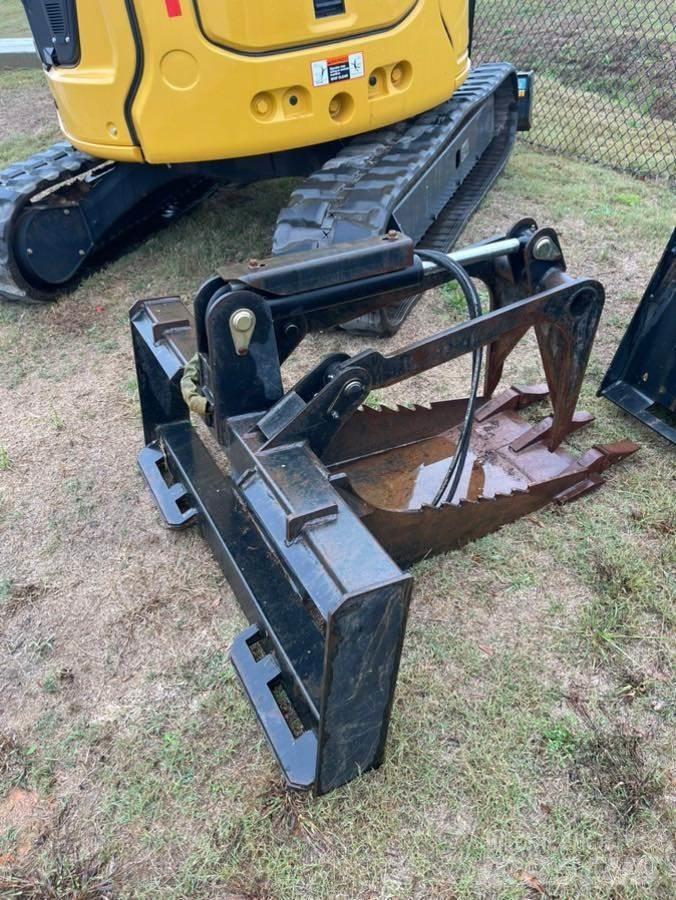  Unmarked Grapples