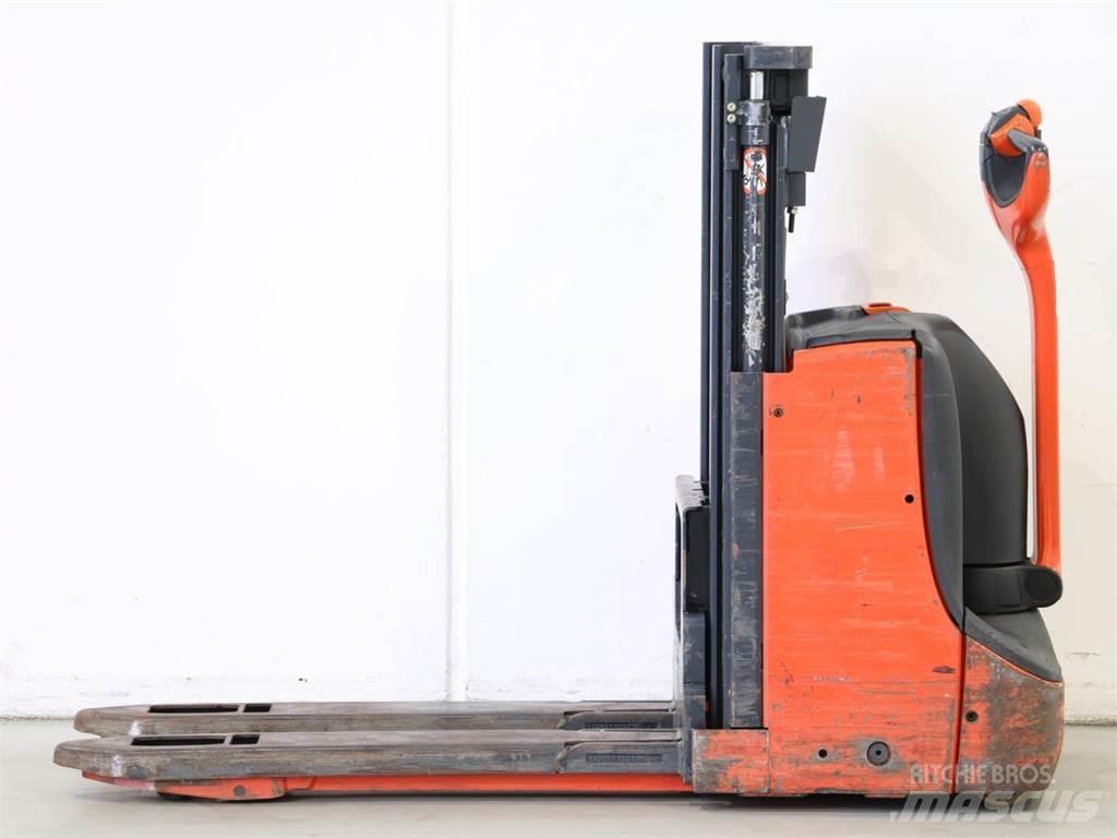 Linde D06/1160 Pedestrian stacker