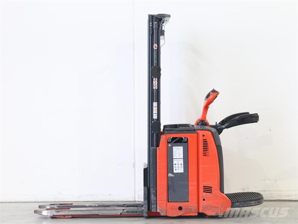 Linde D12AP/133-01 Pedestrian stacker