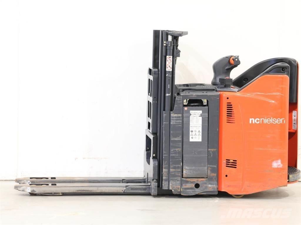 Linde D12SP/133-00 Pedestrian stacker