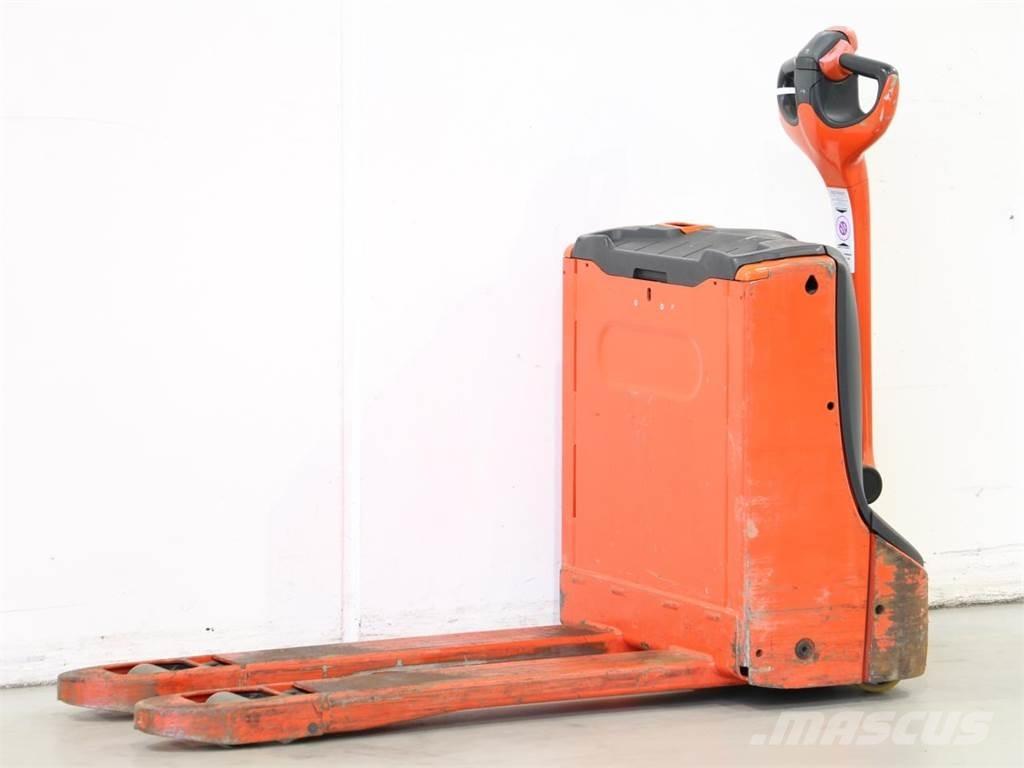 Linde T16/1152 Pedestrian stacker