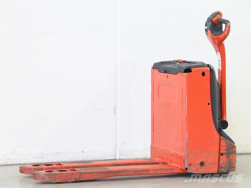 Linde T16/1152 Pedestrian stacker