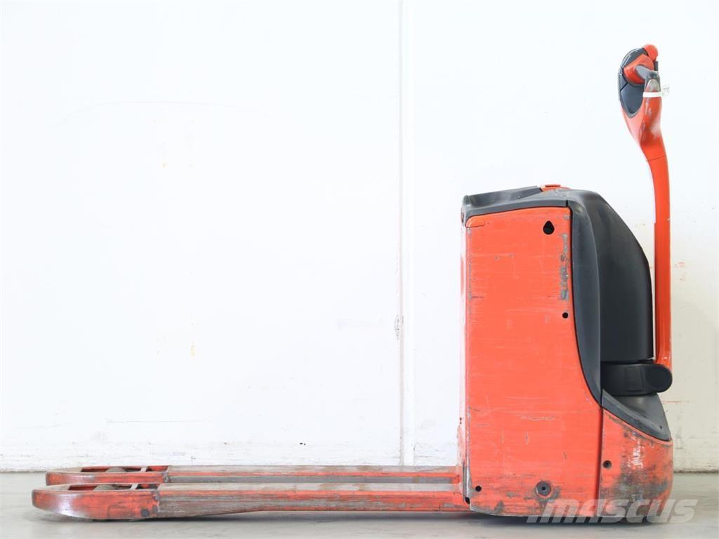 Linde T16/1152 Pedestrian stacker