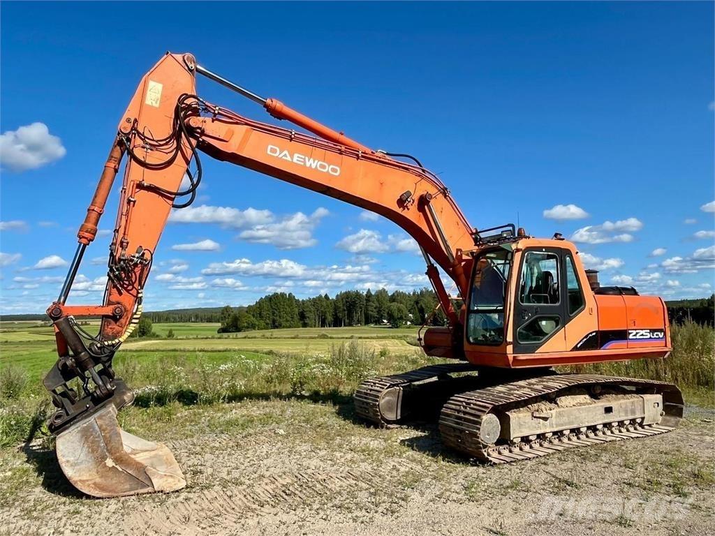 Daewoo 220LC-V Crawler excavators