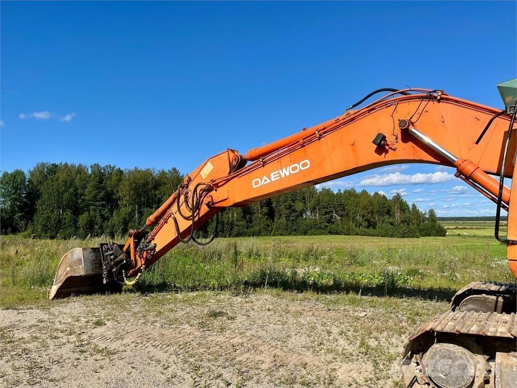 Daewoo 220LC-V Crawler excavators