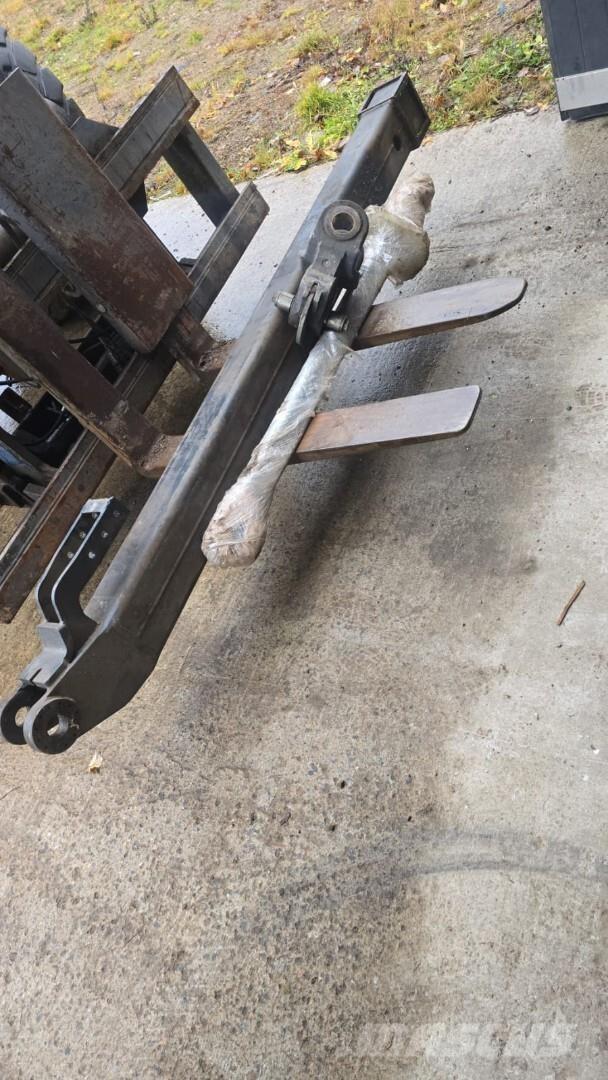 John Deere 1170G Harvester cranes