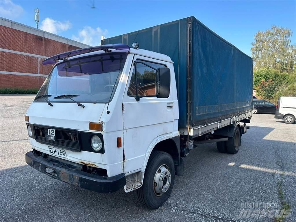 MAN Vw 9.136 Curtainsider trucks