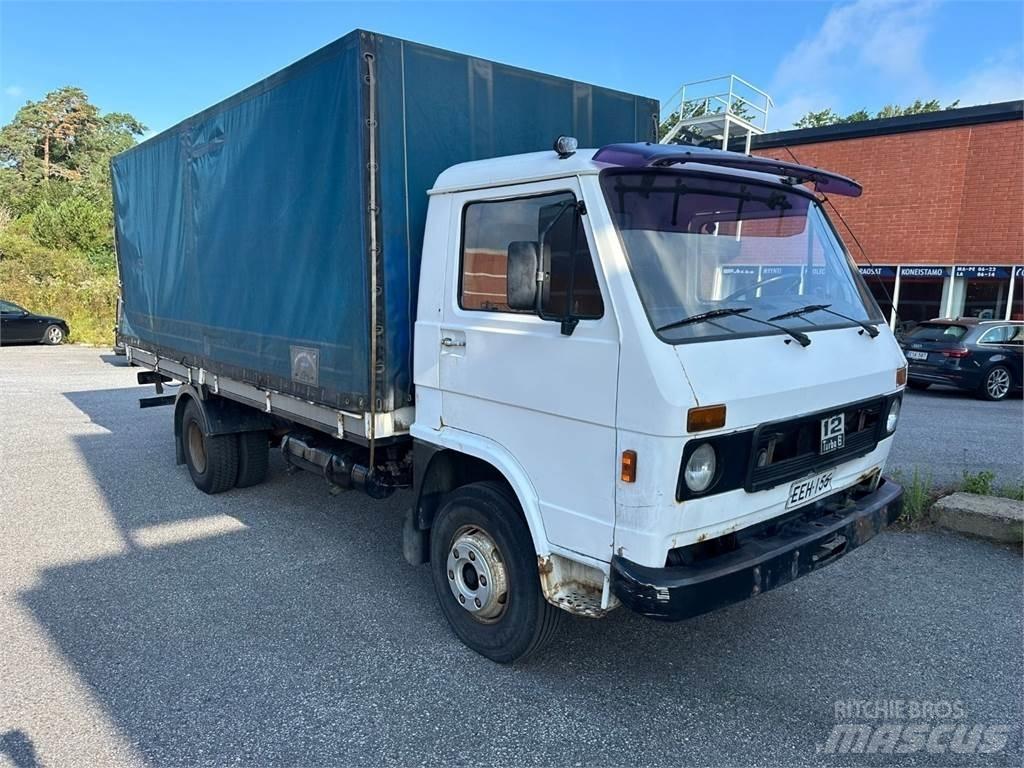 MAN Vw 9.136 Curtainsider trucks