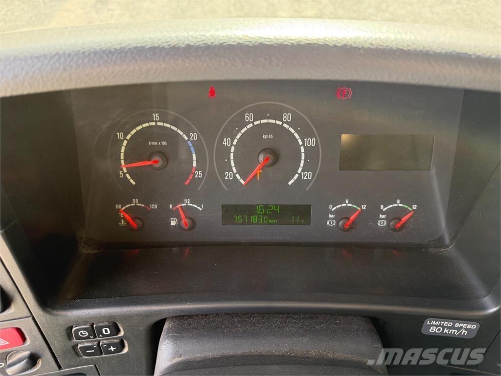 Scania P420 6x2 Hook lift trucks