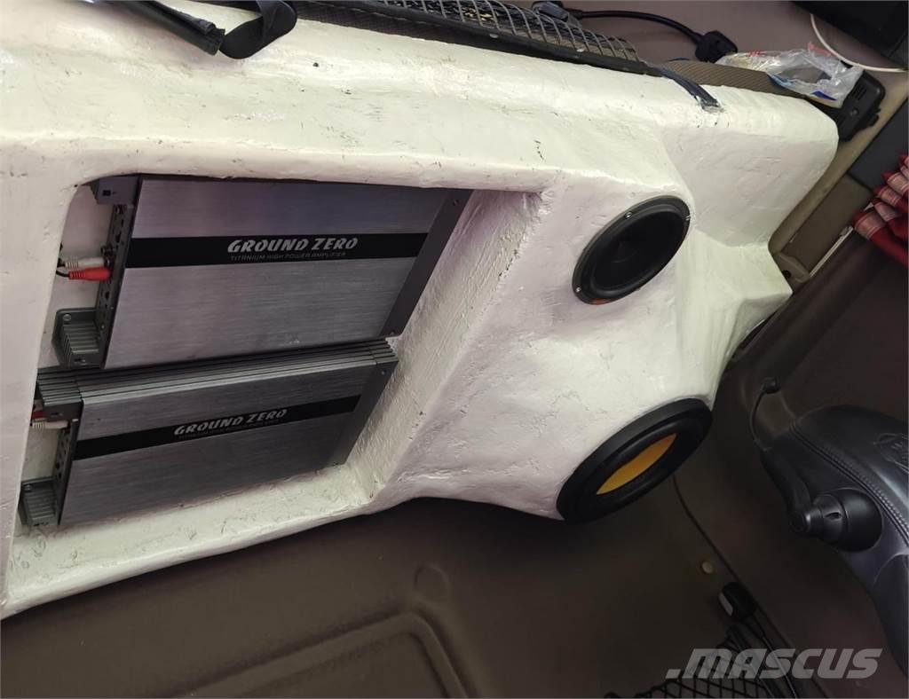 Scania R500 6x2 Tractor Units