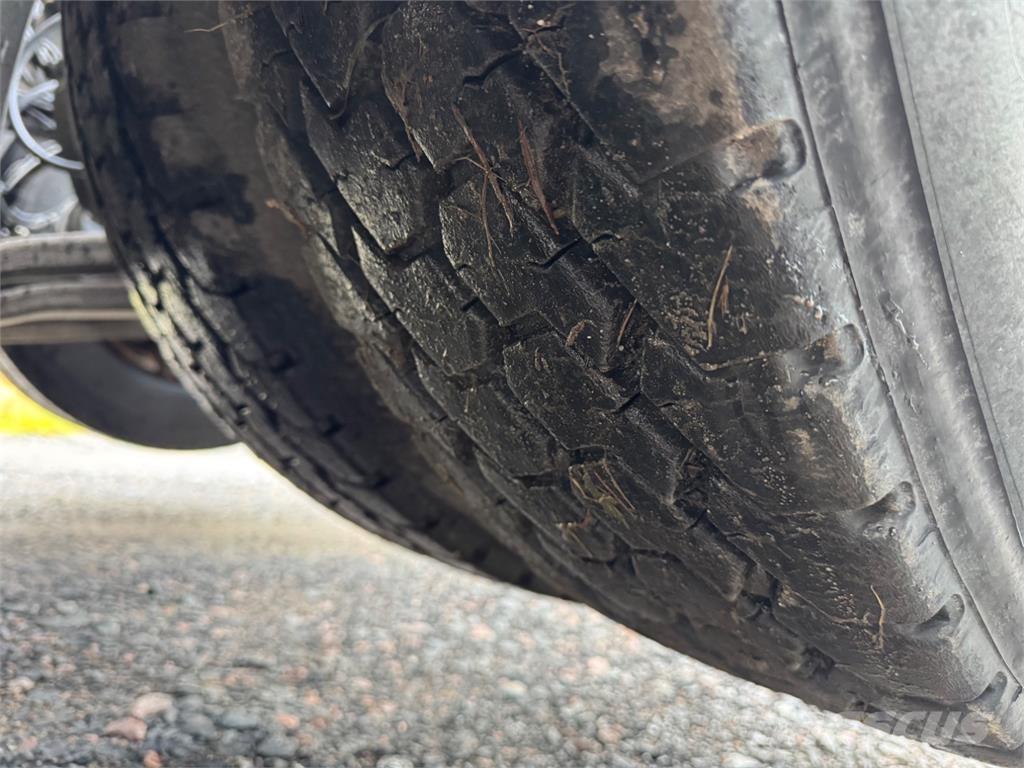 Scania R560 Tractor Units