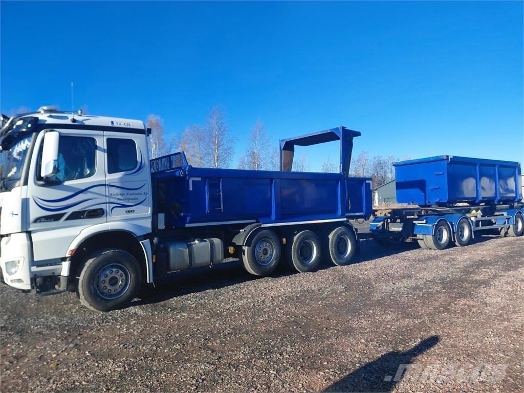 Sisu CM16M 8x4 Tipper trucks