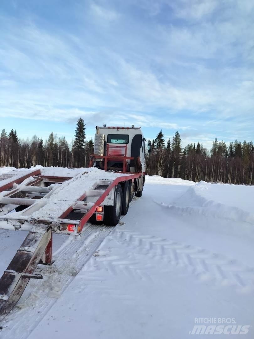 Sisu E13 500HV Vehicle transporters