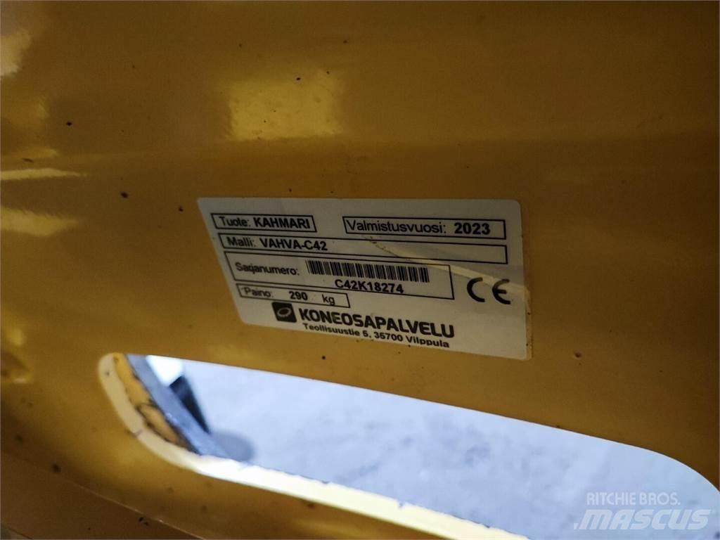 Vahva C42 Grapples