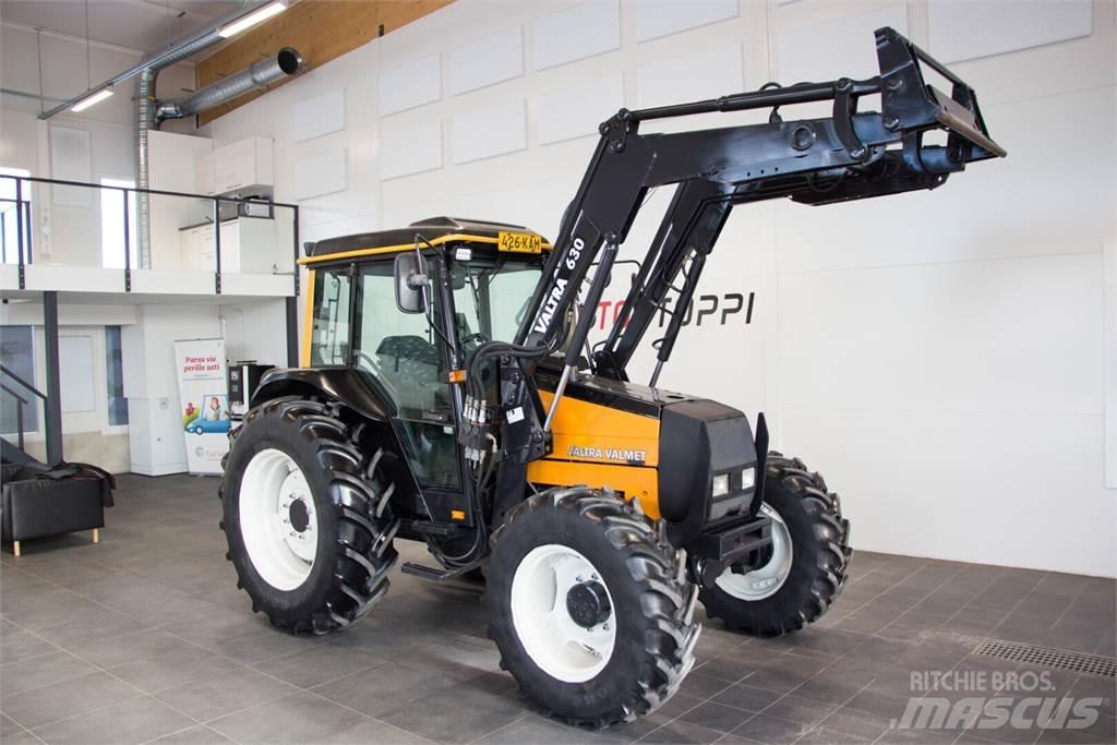 Valtra 800 Tractors