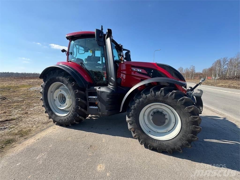 Valtra T255V Tractors