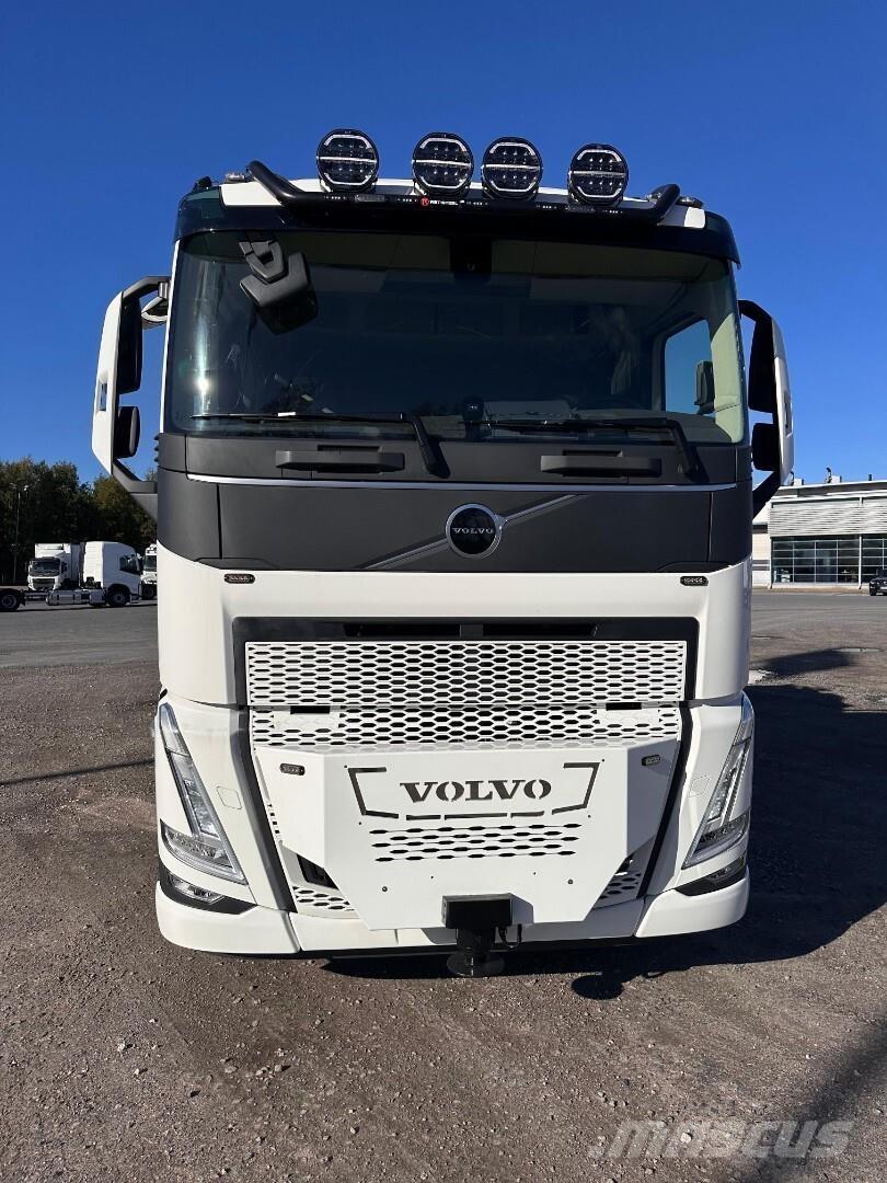 Volvo FH13 8x4 Crane trucks