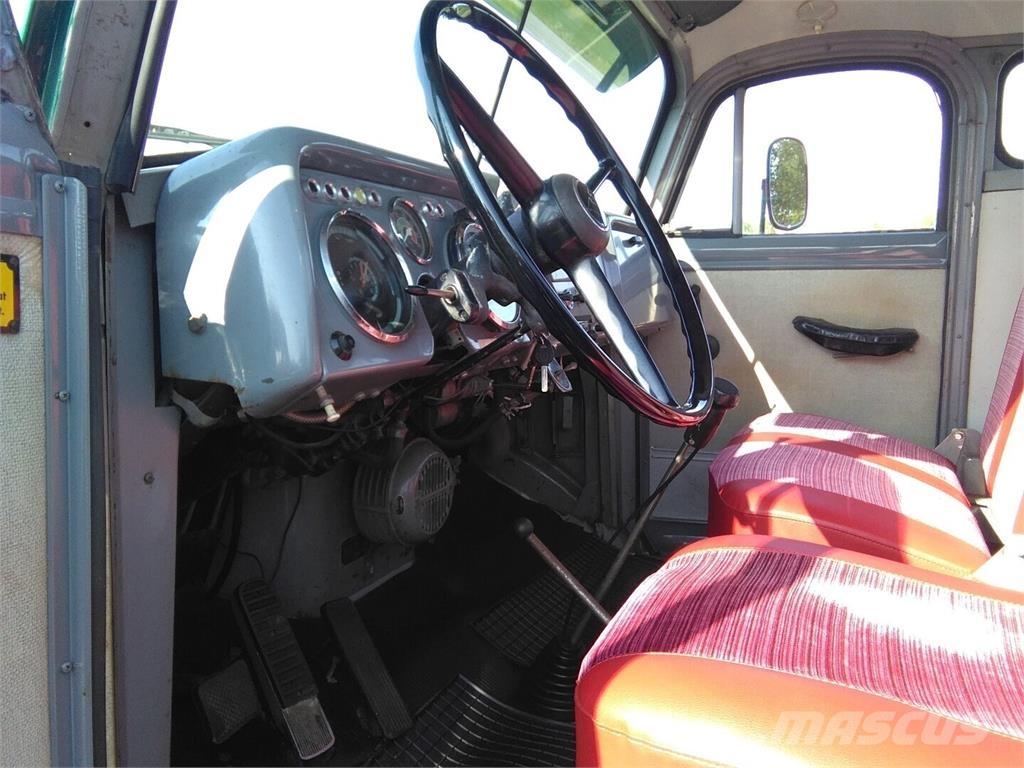 Volvo N 86 Flatbed / Dropside trucks