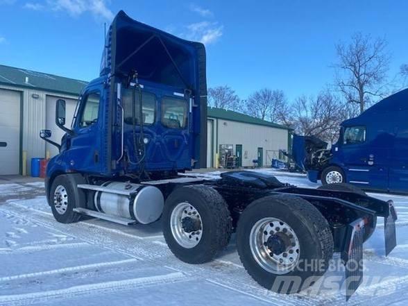 Freightliner CASCADIA 116 Tractor Units
