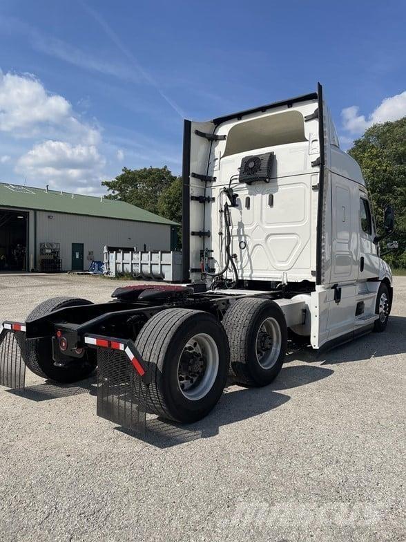 Freightliner CASCADIA 116 Tractor Units