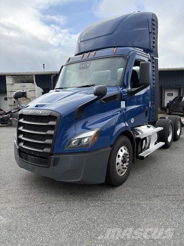 Freightliner CASCADIA 126 Tractor Units