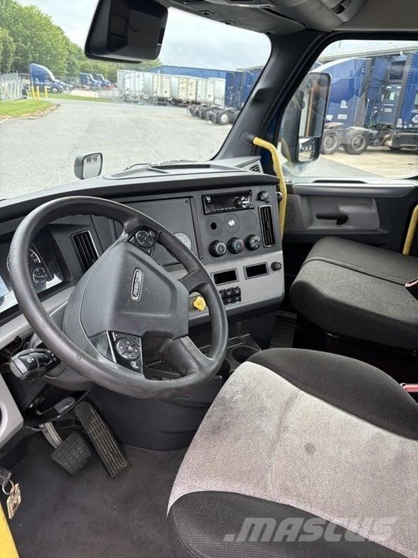 Freightliner CASCADIA 126 Tractor Units