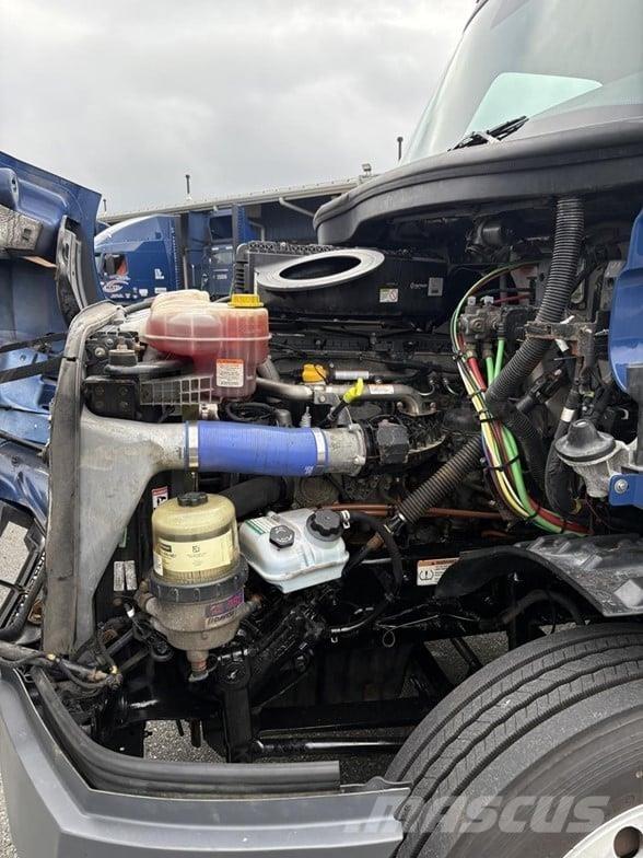 Freightliner CASCADIA 126 Tractor Units