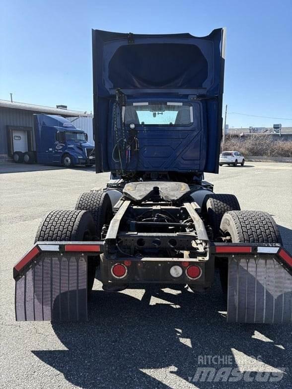 International LT Tractor Units