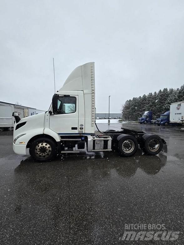 Volvo VNR64T300 Tractor Units