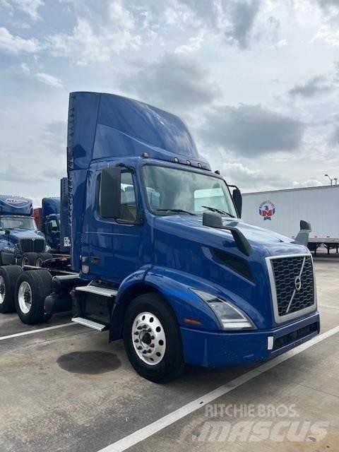 Volvo VNR64T300 Tractor Units