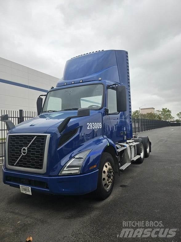 Volvo VNR64T300 Tractor Units