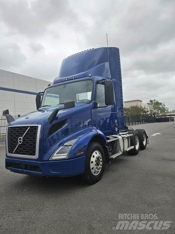 Volvo VNR64T300 Tractor Units