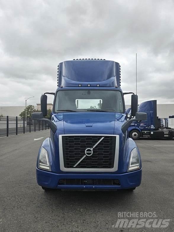 Volvo VNR64T300 Tractor Units
