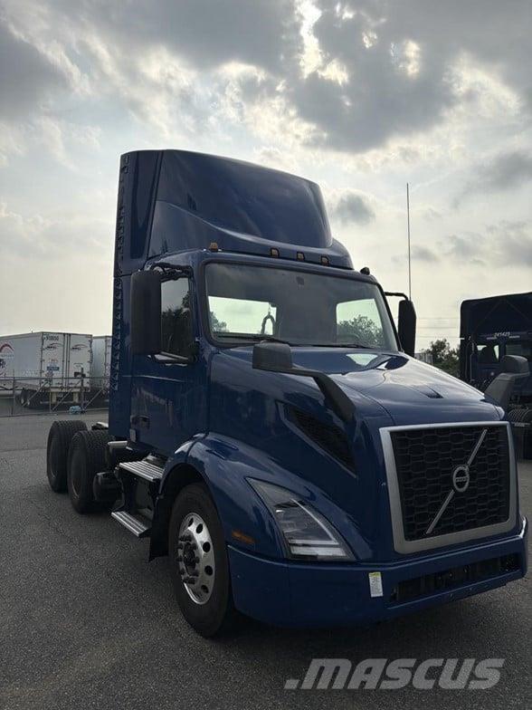 Volvo VNR64T300 Tractor Units
