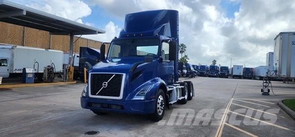 Volvo VNR64T300 Tractor Units