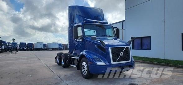 Volvo VNR64T300 Tractor Units