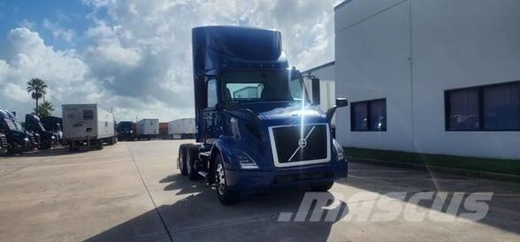 Volvo VNR64T300 Tractor Units