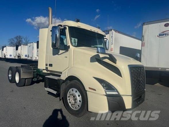 Volvo VNR64T300 Tractor Units