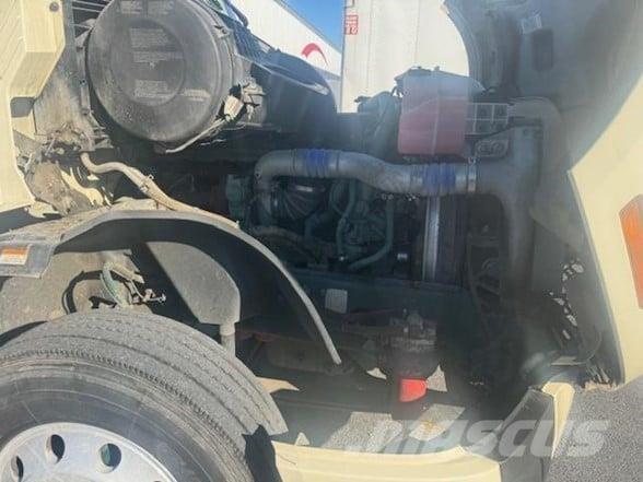 Volvo VNR64T300 Tractor Units