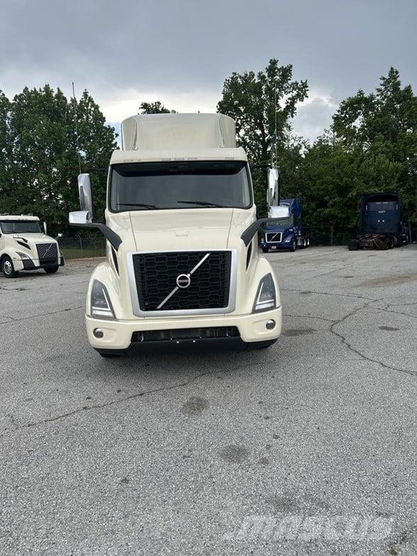 Volvo VNR64T640 Tractor Units