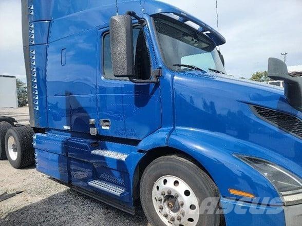 Volvo VNR64T640 Tractor Units