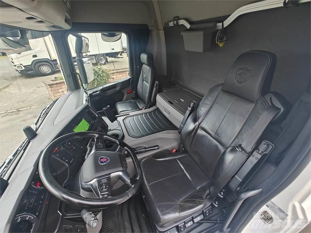 Scania P280 Box body trucks