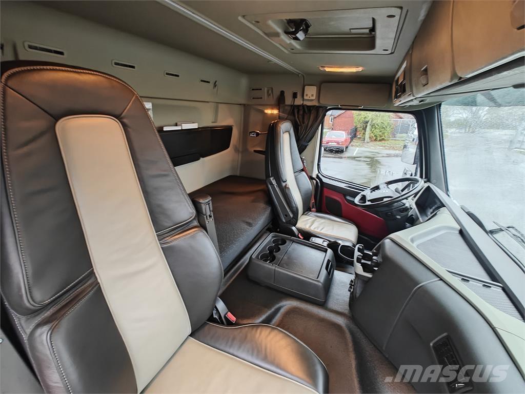 Volvo FM330 Box body trucks