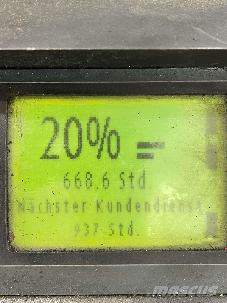 Linde D12-133 Pedestrian stacker