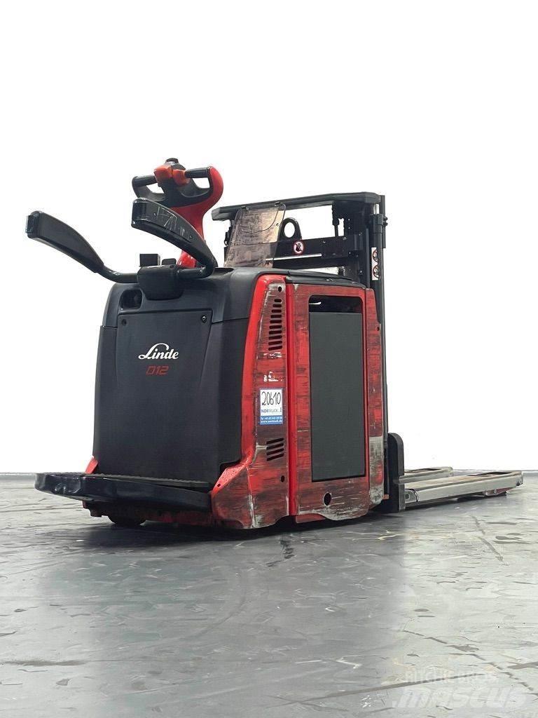 Linde D12AP-133 Pedestrian stacker