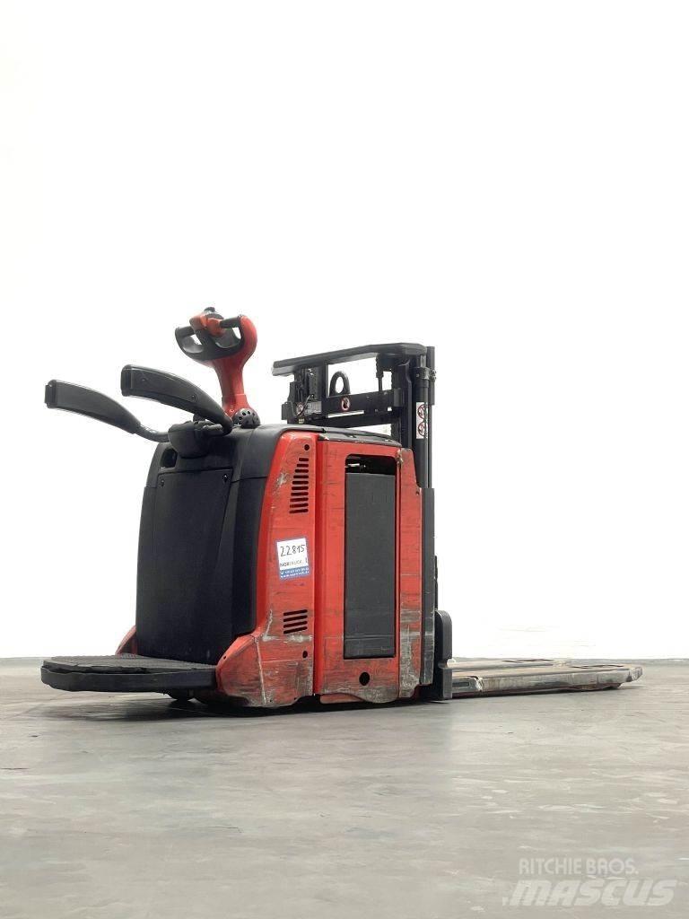 Linde D12HPAP Pedestrian stacker